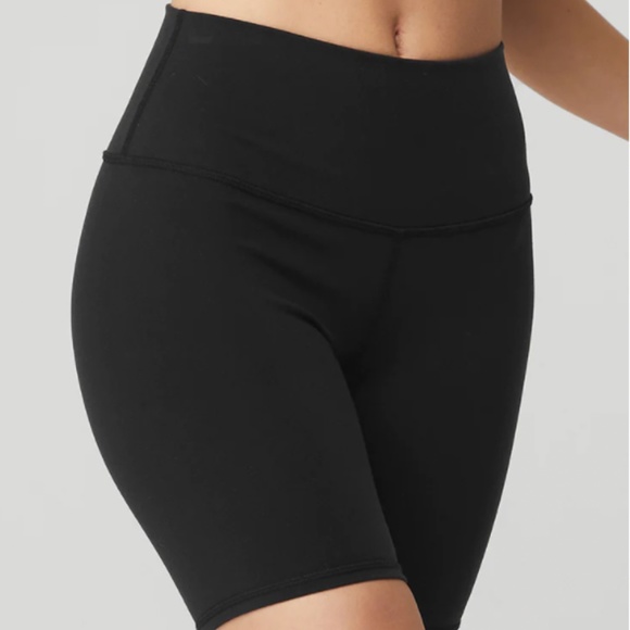 ALO Yoga Pants - Alo Yoga Black High Waist Biker Shorts 7"